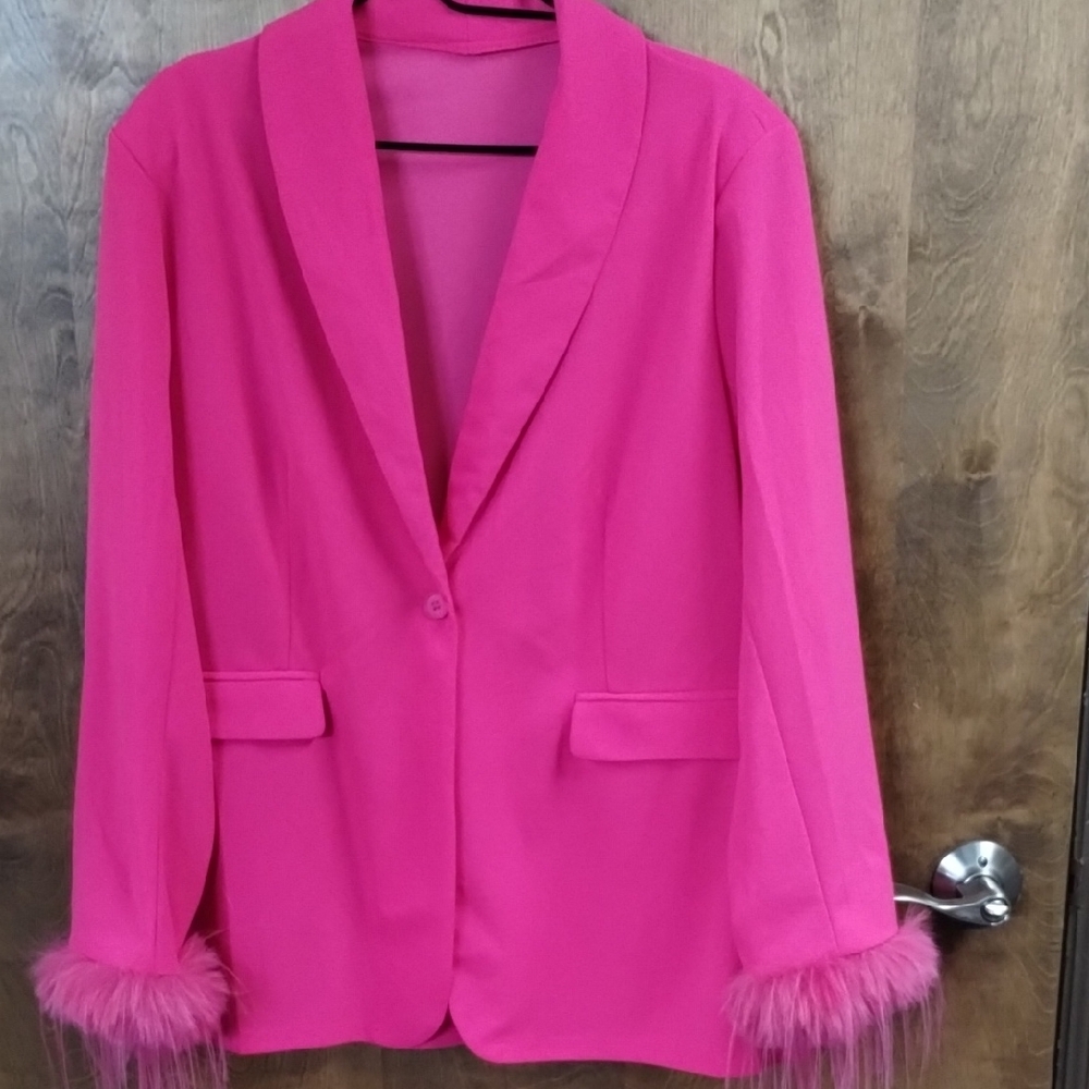 Elegant Pink Women's Blazer with Feather Cuffs